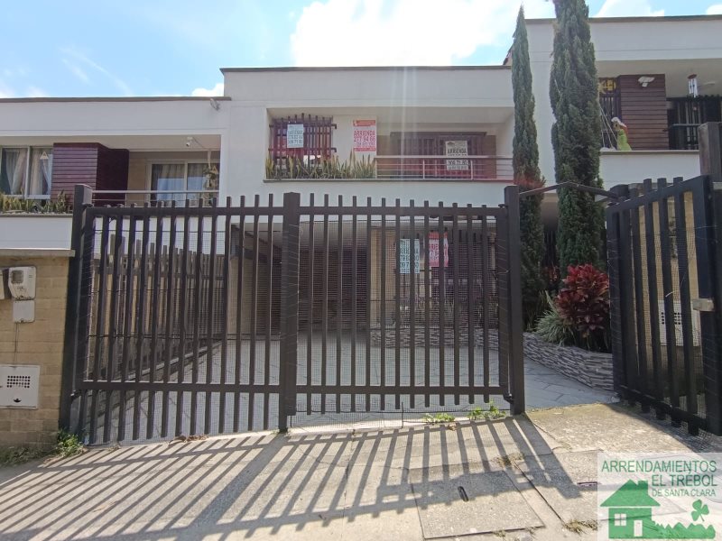 Casa disponible para Arriendo en La Estrella Toledo Foto numero 1