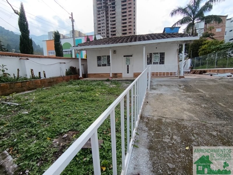 Casa-Finca disponible para Arriendo en La Estrella El Pedrero Foto numero 1